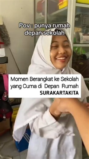 Lagi Viral Indonesia 🍉 on Instagram: "Menurutmu punya rumah di deket sekolah itu enak atau nggak lur?"