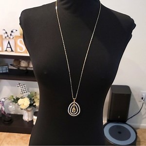 💕Jessica Simpson💕 Gold Teardrop Necklace