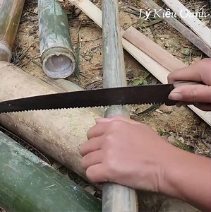 Single mother makes kitchen doors and cupboards out of bamboo | Single Mom Life