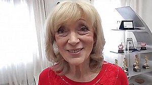 Granny and teen girl share huge cock of Rocco Siffredi