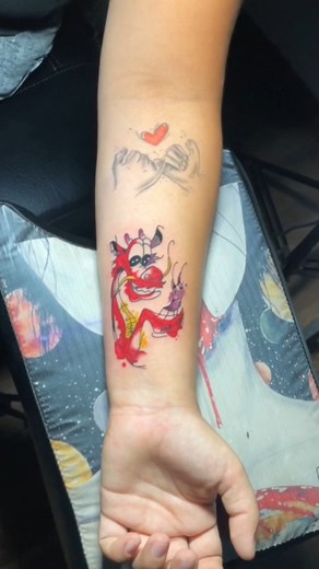 hermoso tatuaje de mushu #tattooideas #tattoo2me #tattooart #tattoodo #tattooed #tattoo | Tattoolex19