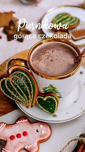 🤎PIERNIKOWA GORĄCA CZEKOLADA 🤎Gingerbread Hot Chocolate 🤎 Przepis na pyszną i prostą gorącą czekoladę do picia - przepis znajdziecie również na blogu https://wypiekibeaty.com.pl/piernikowa-goraca-czekolada/ 4 porcje 🤎składniki na piernikową gorącą czekoladę -- 1 litr mleka (u mnie 1,5%) -- 100 g czekolady (u mnie gorzka) -- 2 łyżki cukru -- 2 łyżeczki przyprawy do piernika 👩‍🍳👩‍🍳👩‍🍳 -- Mleko przelej do rondelka i zagotuj – pilnuj, aby nie wykipiało. -- Do gorącego mleka dodaj przyprawę