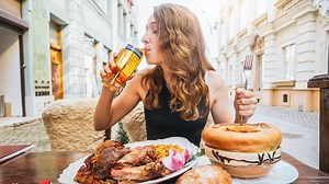 17K views · 1.2K reactions | Esta ciudad de Rumanía tiene su podría cerveza | video grabado en 2021 | Dana Lucia | Facebook