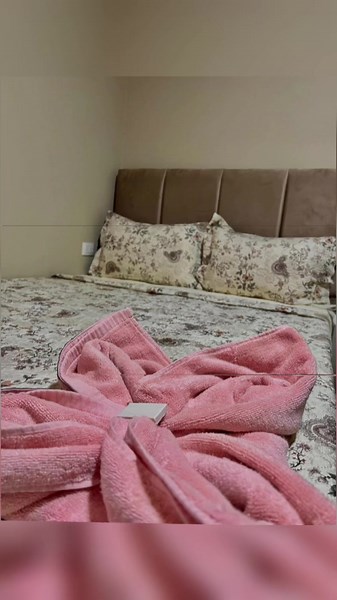 ¡Bienvenidos al conford y la elegancia!🙌 ✅Sencilla, Doble o triple… tú decides cómo quieres descansar🛌 En Hotel shalom, cada habitación está diseñada para ofrecerte comodidad, calidad, limpieza, atención, espacio amplio, camas confortables y un diseño acogedor, con precios accesibles. Incluyendo: •agua caliente/ fría •Aire acondicionado •televisión • Baño privado •wifi Todo en un solo lugar 📍#Hotelshalomgraciaslempira# #hospedajehotes#