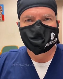 Carlos Ponce combate los estragos de la edad con esta operación. El guapo actor se sometió a la cirugía láser para poder recuperar una mejor vista y asi lo documento con su gran sentido del humor. #carlosponce #vista2020 #salud #vida #miami #lasereye #actor #telemundo | Página: Paparazzamx