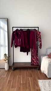 Burgundy: winter's star colour. 🍷✨ Match it according to your mood: ⚪ FRESH white → Bright contrast. 🫒 SOPHISTICATED Khaki → Subtle balance. 🤎 TIMELESS Brown → Classic and versatile. What's your perfect combo? 👀 | Lookiero