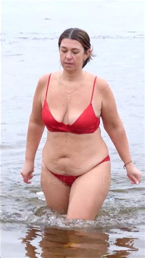 Girl & Woman Swim Bath 2025 ❄️ Ice Bath Challenge | Shocking Cold Plunge Reaction