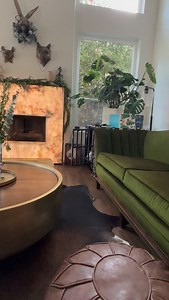 65 reactions · 4 comments | Pearly Girl creepin from her nest  #pittiechicks #creeper #pitbull | Pittie Chicks | Facebook