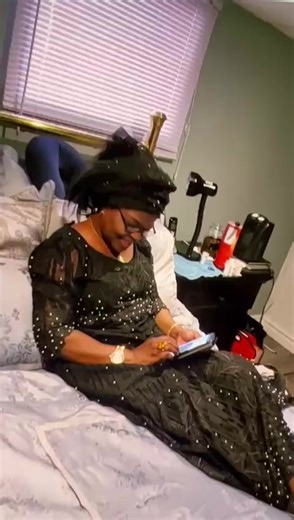 Mbeera  SIM Reine Fabienne Fatou DIOP Reine Des Sept Trônes Des...