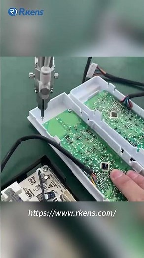 High efficiency screw feeding system and screwdriver for screws assembly