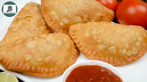 How to Make Delicious Chicken Samosas | Perfect Recipe for Snacks and Parties. In this video, we'll be showing you how to make the perfect chicken samosas that are crispy on the outside and packed with juicy, flavorful chicken on the inside. With just a few simple ingredients, you'll be able to whip up a batch of these delicious snacks that are perfect for any occasion. Whether you're hosting a party, looking for a quick snack, or just want to try something new, this recipe is sure to satisfy yo