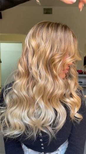 Vanilla Kiss 💛✨ Starlight Harem Model: @marinabianchiquero Hairstylist: @vale.harem #starlight #degradejoelle #longhair #hairvideo #hairlove #glam #haremacconciaturerosanigro #massafra #puglia #haircolor #hairofinstagram #hairinspo #hairoftheday #blonde #woman #blondehair | Centro Degradé Joelle Harem Acconciature Rosa