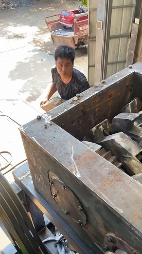 Ep200: Garbage grinding! . . . #ReelViral #FacebookReel #ViralVideo #Videos #ASMR #asmrvideo #asmrvideos #GrindingGarbage #Garbage #DestroyGarbage #Rubbish #grindingmachine #grindingtools #grindingtechnology | Disuwa Hot