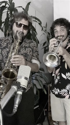 Sexta é dia de mexer o corpo! Felicidade no coração! #labamba #classic #jazzdance #sax #trumpet #rodrigosha #maxsette #copacabana #copacity #musiclife | Rodrigo Sha