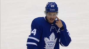 Auston Matthews chirps at ref after taking questionable hit to head