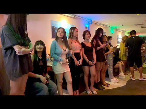 Thailand Bangkok nightlife street scenes! So many pretty ladies!