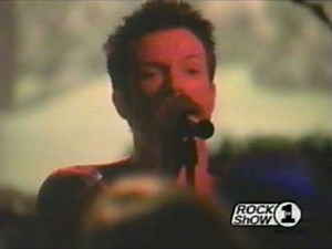 Stone Temple Pilots - Trippin' on a Hole in a Paper Heart (Live on Storytellers)