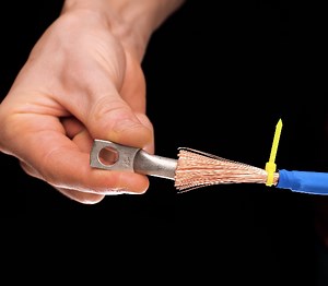 38K views · 238 reactions | Ingenius Ways to Connect Cables | 5-Minute Crafts Men | Facebook