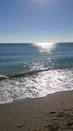 94K views · 4.5K reactions | Cand soarele straluceste in valurile din #VamaVeche 珞 | Nopti de Vama | Facebook