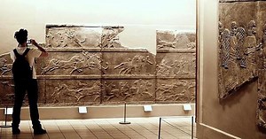 LA CACERÍA DE LEONES DE ASURBANIPAL EN SU PALACIO DE NÍNIVE.