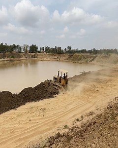 Mighty Machines: Komatsu Dozers Redefining Land Reclamation | Bulldozer Cambodia