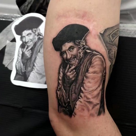 Portrait of English actor Robert Newton in his iconic role as the pirate Long John Silver in the 1950 film Treasure Island. The other side features treasure map of Musselburgh (Honest toun) where X mark my client's favourite spot. Feel free to like it and share it. | David Jay Kai