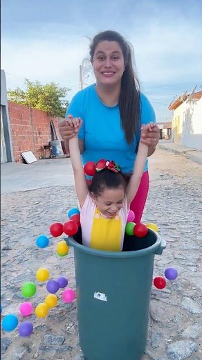 Dentro do balde #memes #funny #like #shorts