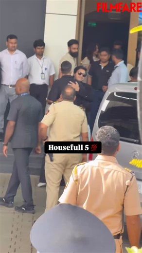 117 reactions · 3 comments | The #Housefull cast pose for quick photos before jetting off to their destination.  #FilmfareLens | Filmfare | Facebook