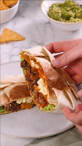 1.1K views · 14 reactions | Hear the crunchhhh with our ultimate Taco Crunch Wrap, a twist on the classic wrap  #oldelpaso #mexicanfood #softtacos #makesomenoise #tacotuesYAY #tacotuesday | Old El Paso | Facebook
