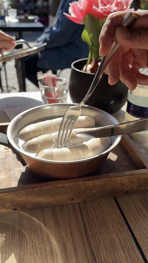 How to Peel and Eat Weisswurst