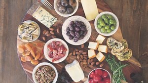 DIVINA Hot & Sweet Peppers and Tangerine Chili Olives (Tangerine & Chili Olives)