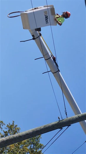 2.3K views · 63 reactions | A HUGE THANKS TO OUR PUBLIC WORKS DEPARTMENT FOR GETTING OUR PAWTOBERFEST ROAD BANNERS UP (SPONSORED AND SUPPLIED BY THE BOTTLE HOUSE on Meriden Rd.) !!!! These guys are super good to us .... behind the scenes un-sung supporters !!!!! | Wolcott Dog Pound | Facebook