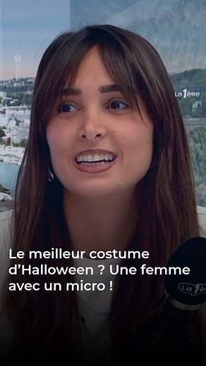 Une femme avec un micro : n'est-ce pas le costume d'Halloween le plus effrayant ? 👉 L'humeur de Mélanie Akkari | La Première - RTBF