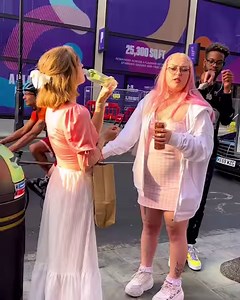 73K views · 1K reactions | Funny Fake Mouse Prank!藍 | Fashion Everyday | Facebook