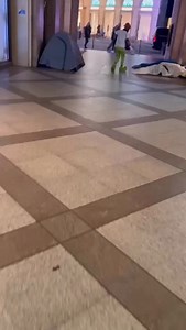 76K views · 2.9K reactions | È di Desenzano si chiama Marzia ha 29 anni e ieri nel pomeriggio è andata al supermercato a comprare il pane e affettati per fare dei panini da portare ai senza tetto di Milano. Ieri sera ha preso la macchina ed è andata in Piazza Duomo con il suo borsone vestita da Ginch. Marta non è la prima volta che compie questo piccolo gesto ma stavolta è stata ripresa da una persona che l’ha riconosciuta. | Orgoglio Bresciano - OGBS | Facebook