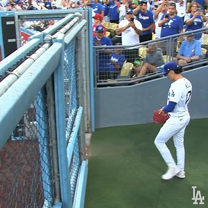 A warm Dodger Stadium welcome for Joe. 💙 | Los Angeles Dodgers