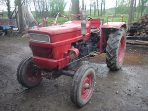 traktor univerzal 445