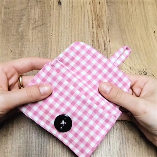 10K views · 116 reactions | The easiest way to make a wallet#Taylor #diy #sewing #viral #sew #patchwork #bag #DIY #tailor #sewingproject #recycling #handmade #terzi #sewingtipsforbeginners #thrifting #diybag #return #reycle #totebag #fbreels #upcycle #sewist #handbags #sewingtips | Modelist/Terzi Hatice DEMİR | Facebook