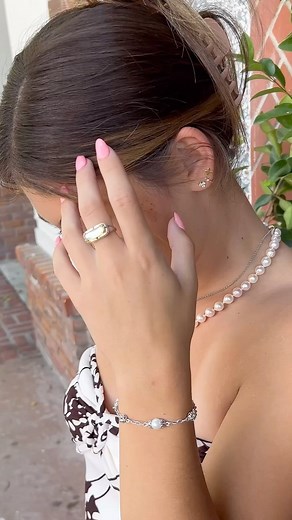 Pearls are one of the most precious gems symbolizing beauty & strength. The allure of pearls is timeless, their delicate beauty is captivating and is a perfect choice for for your go to everyday pearl stud or that alluring pearl choker worn on your wedding day. They have and are worn by some of the most famous women in history such as Audrey Hepburn, Rhiana, Scarlett Johansson, Dua Lipa, Sophia Loren and Lady Diana. . . . . . . . . . . . #cobymadisonjewelry #jewelry #pearljewelry #pearlchoker #p