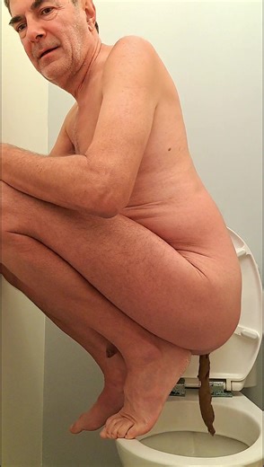 I empty my rectum squatting on the toilet