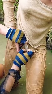 Fish point to oyster | VI MOVIE