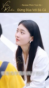 2.2M views · 10K reactions | Chạy xe máy va vào xe sang, cái kết của cô gái khi thấy người ngồi trên xe là chồng mới cưới | Sonam9gamer | Facebook