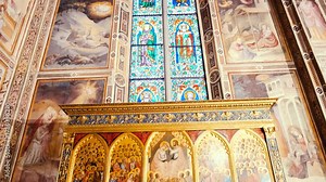 florence italy the interior of the basilica di santa maria novella 4k