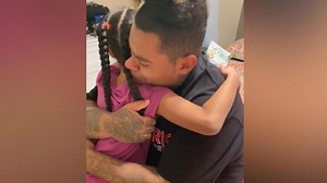 Vater hält rührende Ansprache: Tochter spendet 100 Dollar – als Familie kein Geld hat