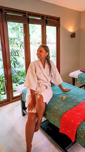 Rejuvenate with a couple’s spa experience at @aumspaubud by @royalkamuelaubud, where relaxation knows no bounds. 💆‍♂️💑 Treat yourselves to a blissful retreat! #ArchipelagoAscent #StayatArchipelago #StayatKamuela #ArchipelagoInternational #TrustedHotel #KamuelaVillas #CoupleSpa #RelaxationTime #SpaGetaway #RoyalKamuela #Ubud | Kamuela Villas