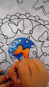 ¿Sabías qué? ¡Existen Gis Pastel que puedes utilizar en tela y pellon! Gis pastel para tela ó pellon de Pentel 🤩 Disfruta de esta divertida y fácil manera de transformar telas natural con fantásticos y únicos diseños. 1.- Aplica el pastel directamente sobre la tela. 2.-Cubre completamente el diseño con una hoja de papel limpia. 3.-Pasa la plancha caliente para fijar los colores. Una vez fijado el diseño es estable. 4.- Si no te gusta tu diseño puedes lavarlo antes de planchar y volver a empezar