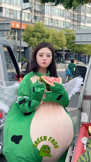 Green Frog funny part 81 #funny #reels #greenfrog #funnymoments #viral #haihuoc #cutereels #interesting #กบสีเขียว #Sapoverde #engraçado #ตลก #echxanh #greenfrog | Green Frog