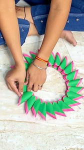 30K views · 122 reactions | Beautiful Christmas Wreath craft  #Christmas #decor #diy #wreath | Craft Engineer | Facebook