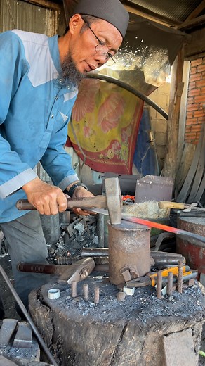 10K views · 248 reactions | How to make a parang knife #kk #blacksmithing #m #metalworks #homemade | METAL WORKS | Facebook