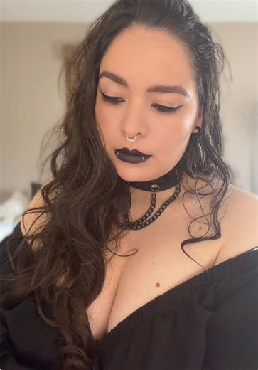 Feeling myself 🖤🖤🖤 🦇 #goth #gothgirl #latina #gothmakeup #fyp | goth makeup